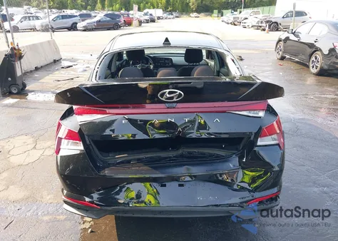 2021 Hyundai Elantra Sel z USA, uszkodzony, nr VIN 5NPLM4AG5MH014165
